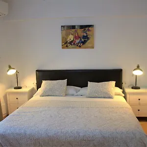hostal-don-peque.hotelsinnerja.org/