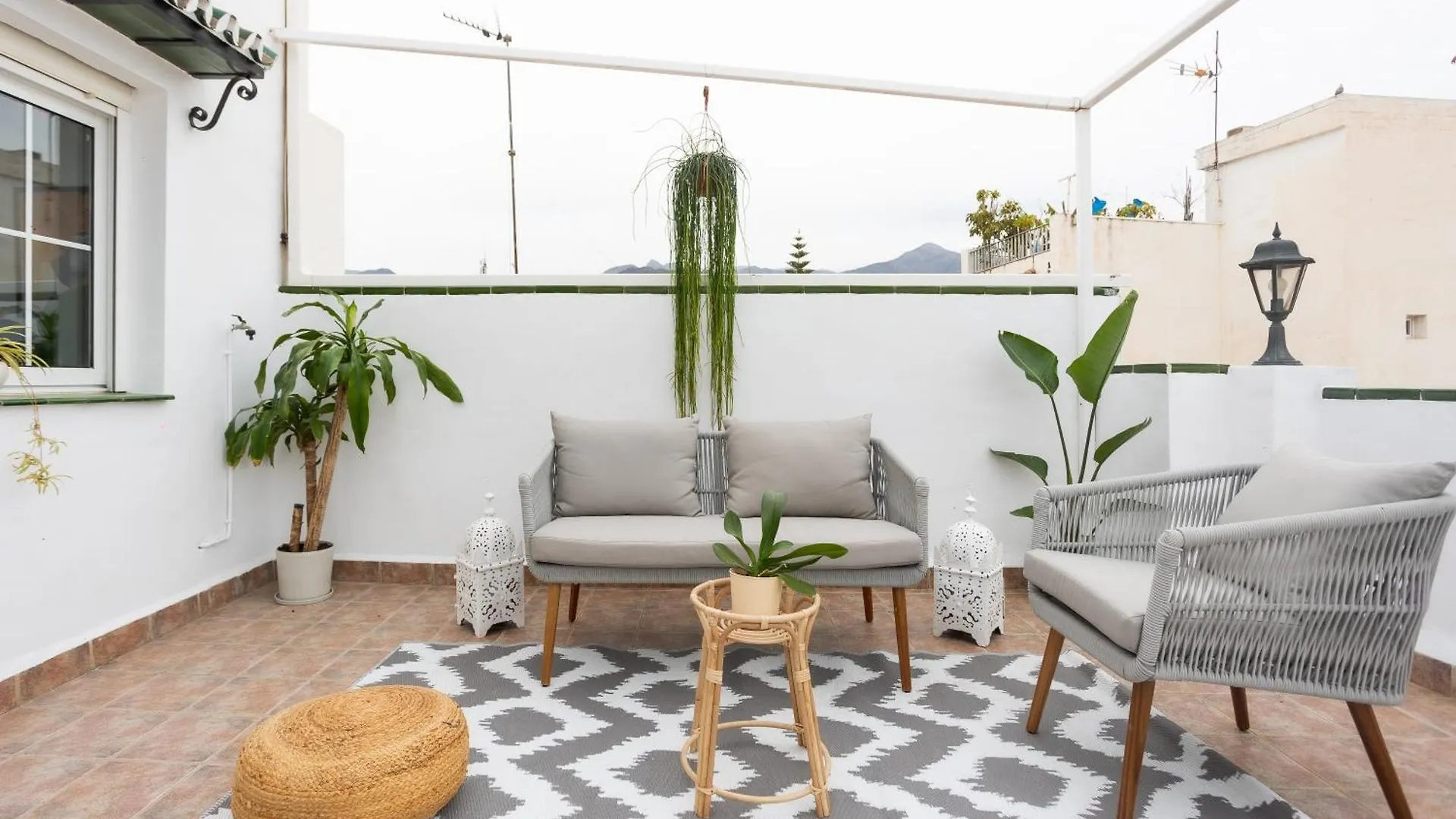 Naim Guest House Nerja