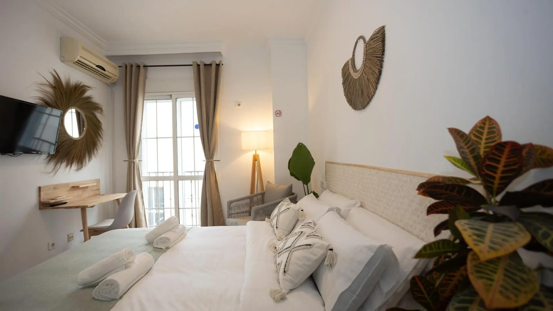 Naim Guest House Nerja 0*,  Spagna