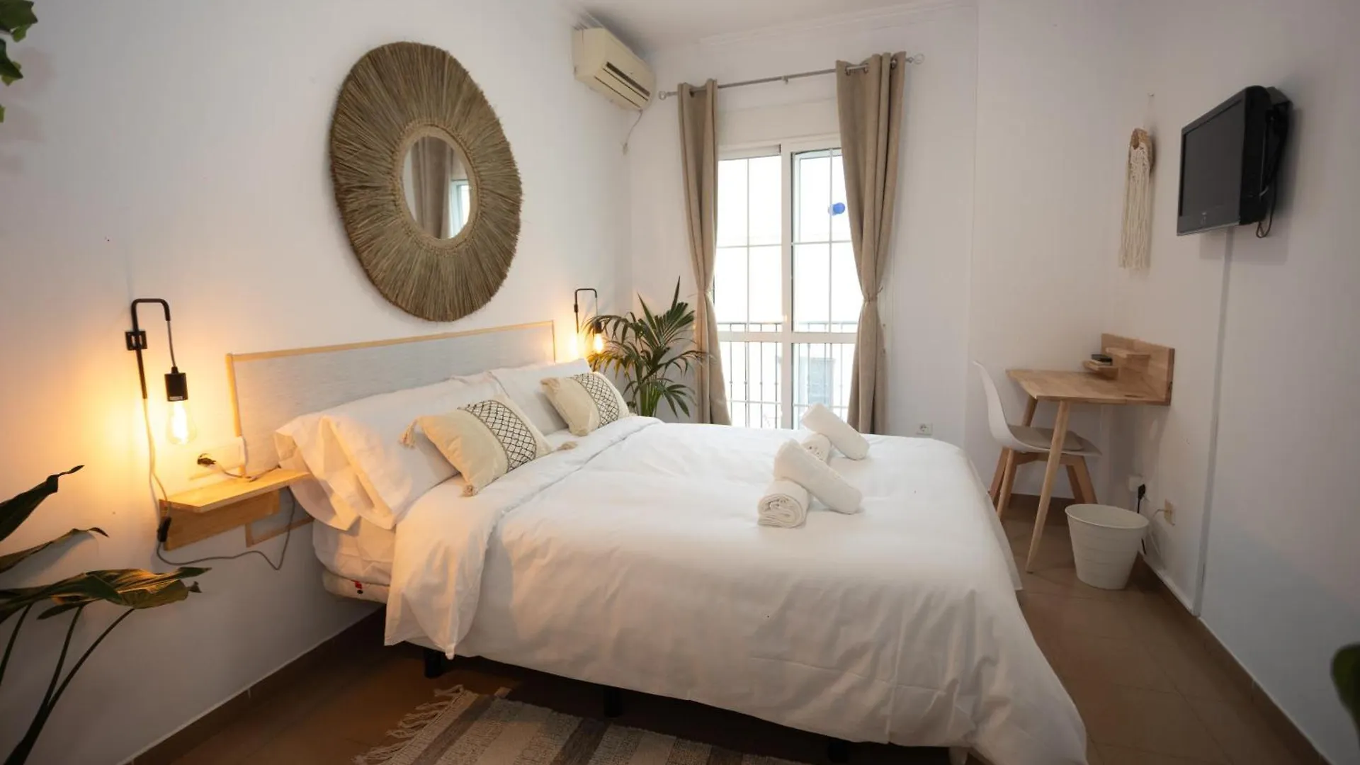 Naim Guest House Nerja Spagna