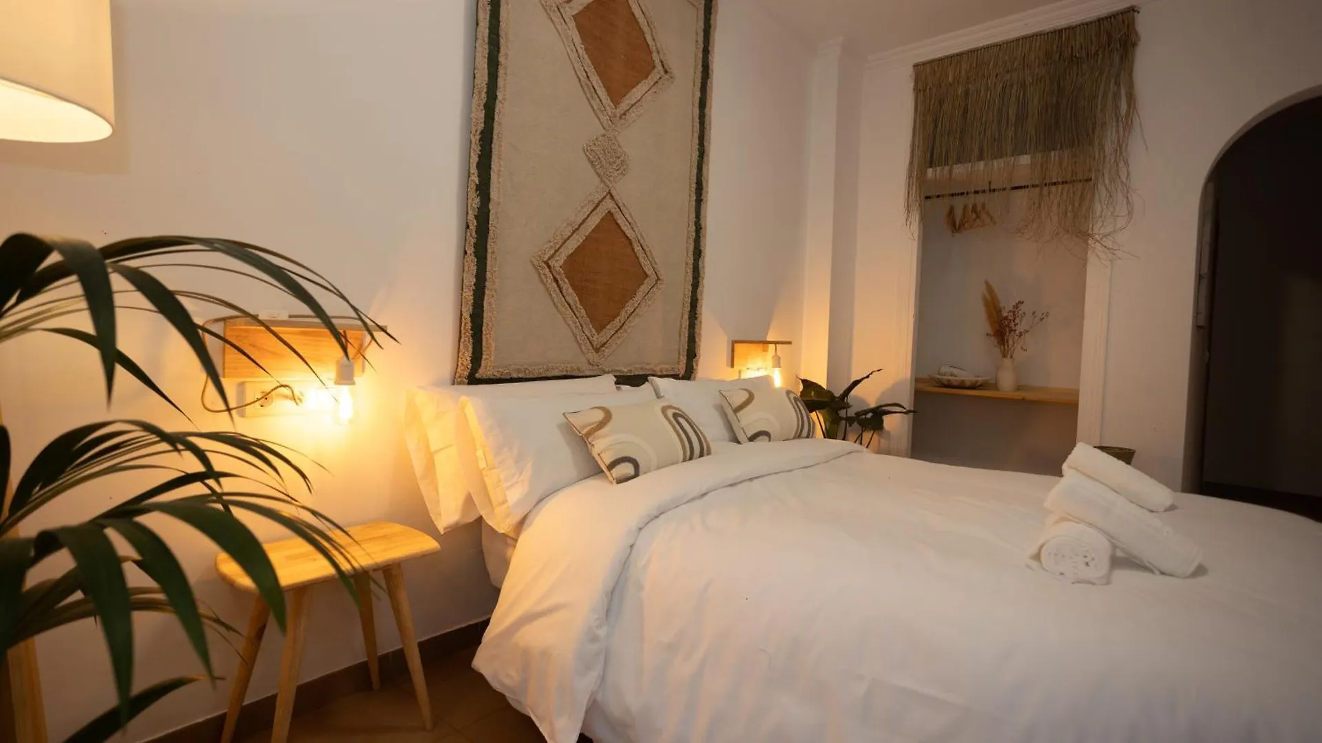 Naim Guest House Nerja Spagna