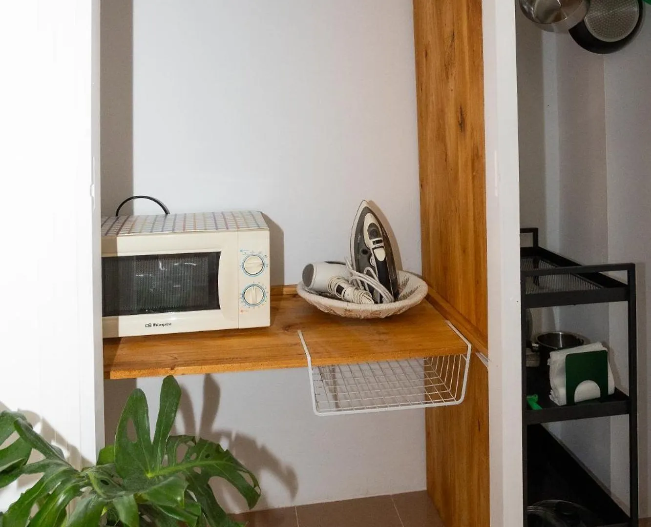 Naim Guest House Nerja